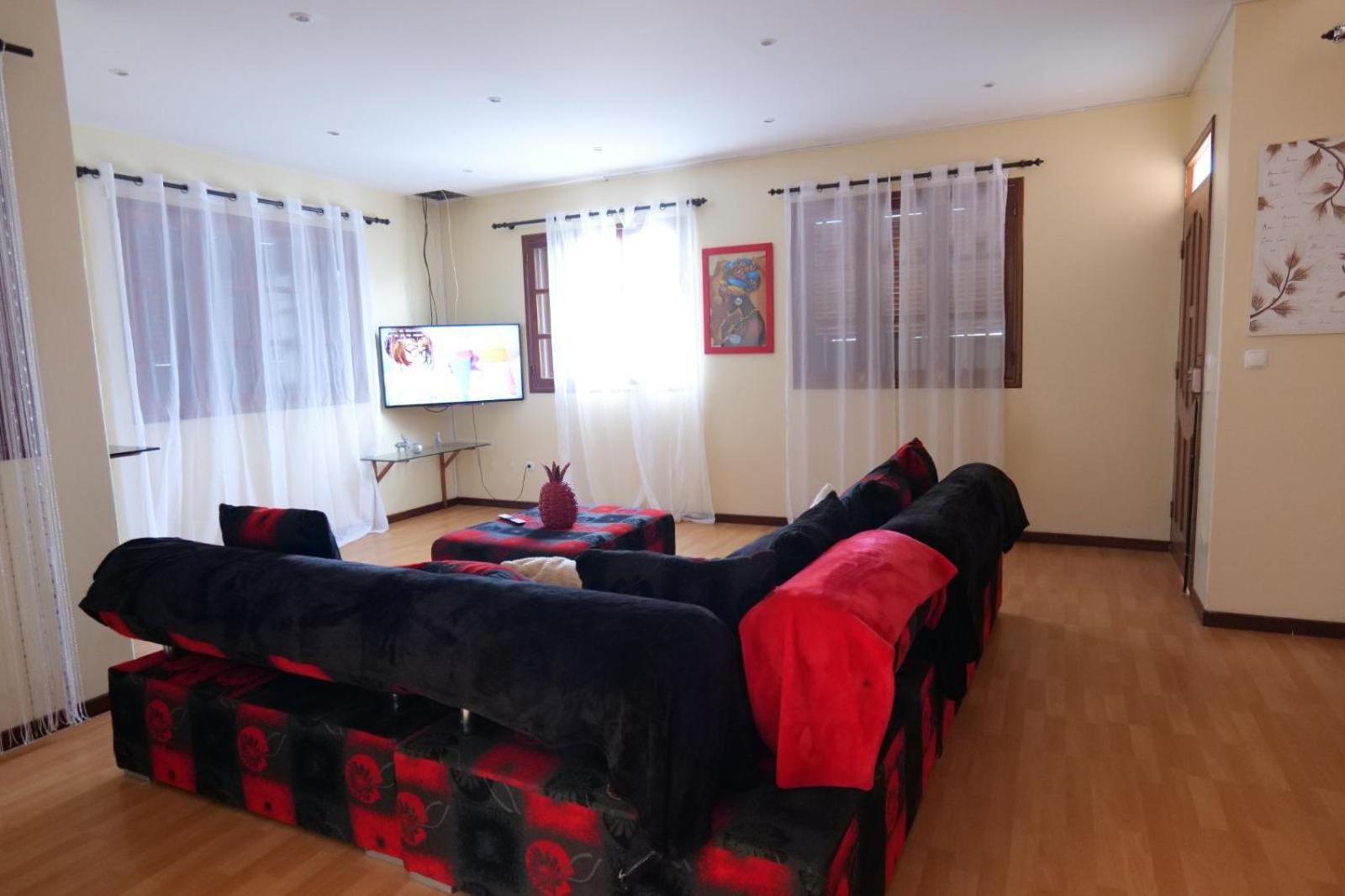Tarrafal House Экстерьер фото
